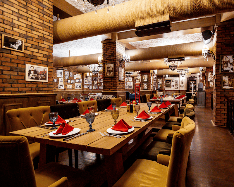 Restaurant & Café
